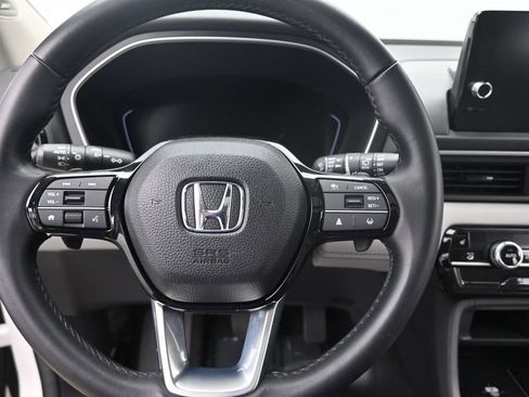 Used 2024 Honda Pilot Touring image 22