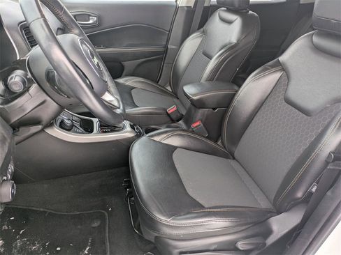 Used 2019 Jeep Compass Latitude image 15