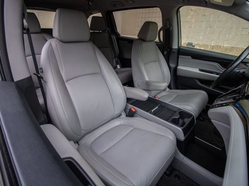 Used 2021 Honda Odyssey Touring image 23