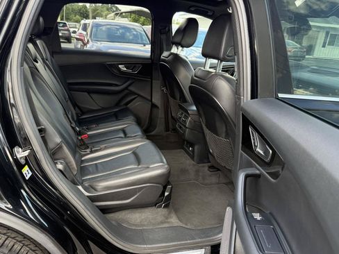 Used 2019 Audi Q7 3.0T Premium w/ Convenience Package AWD/4WD image 12