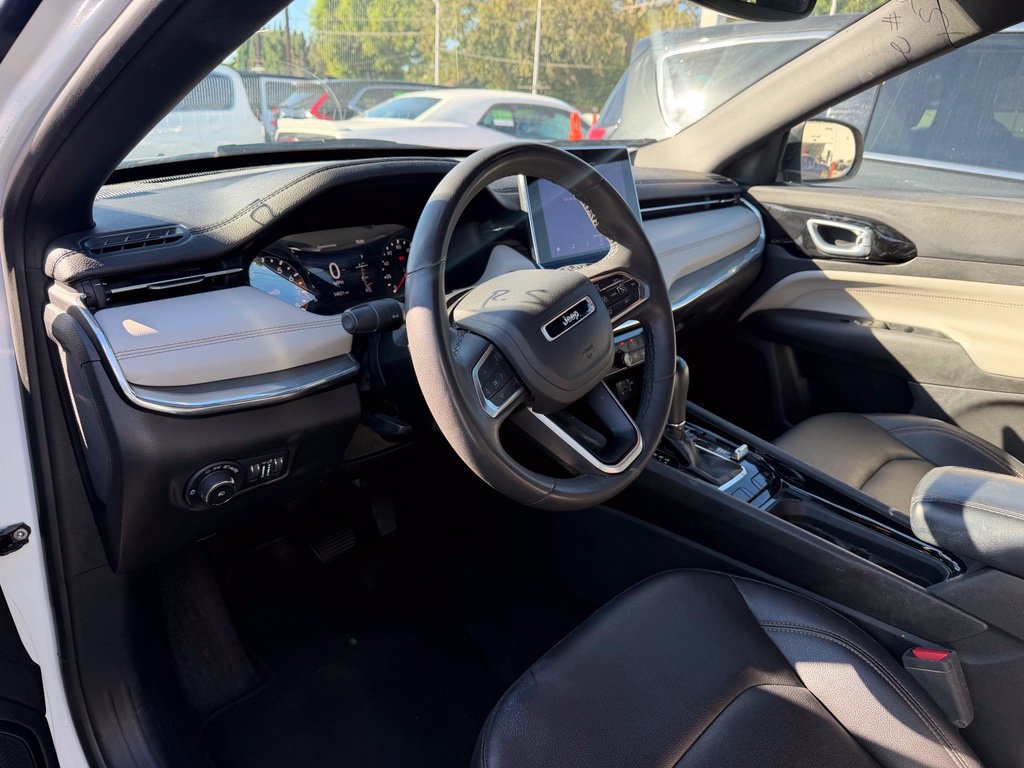 Used 2024 Jeep Compass Limited AWD/4WD image 3