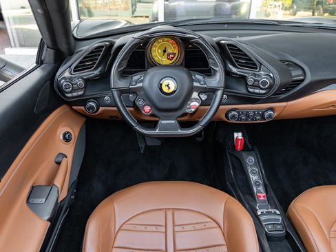 Used 2018 Ferrari 488 Spider RWD image 18