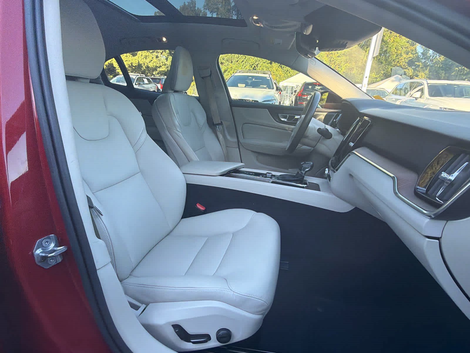 Used 2020 Volvo S60 T5 Momentum FWD image 19