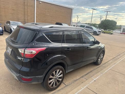 Used 2017 Ford Escape Titanium w/ Equipment Group 301A FWD image 4