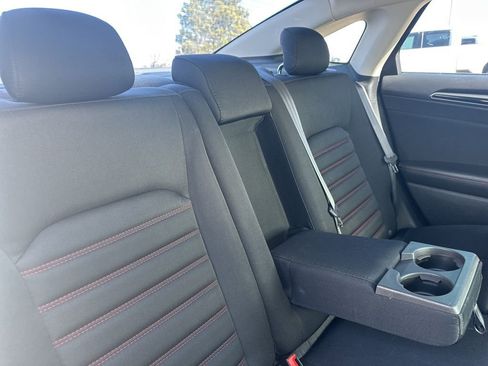 Used 2016 Ford Fusion SE w/ Equipment Group 201A image 22
