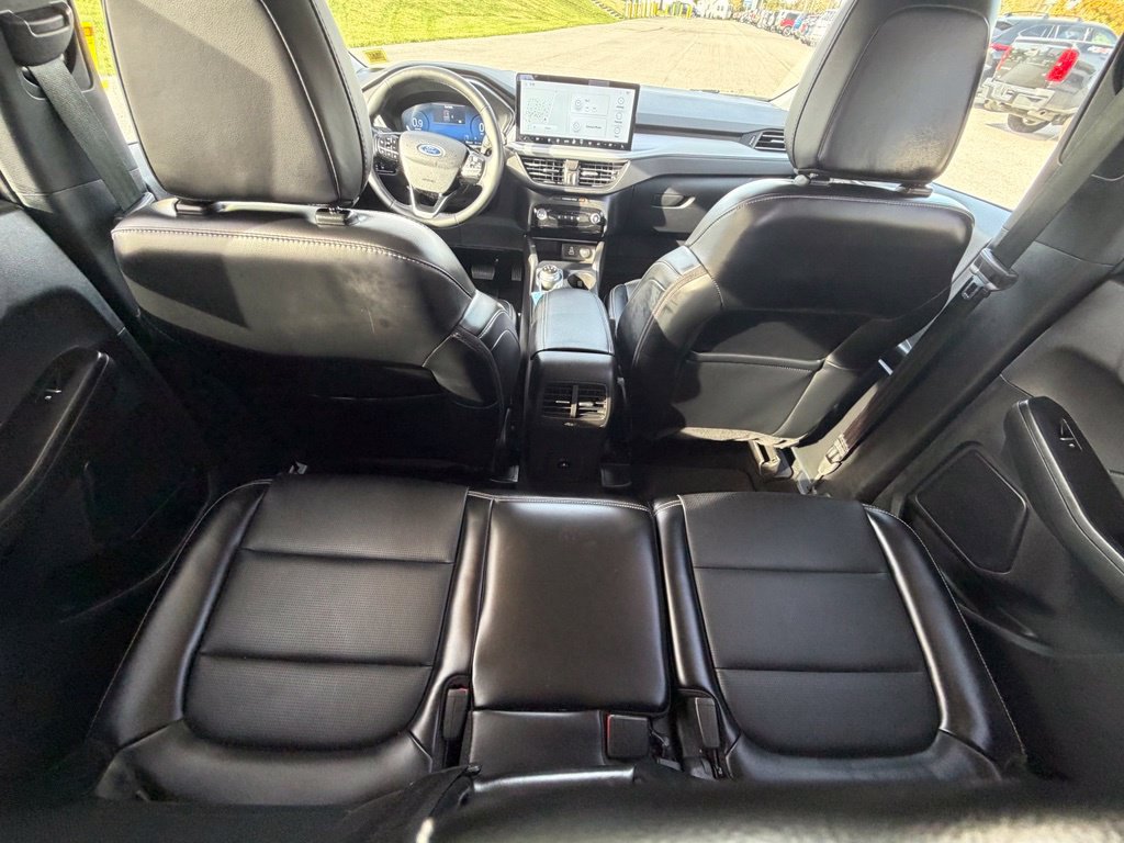 Certified 2025 Ford Escape Platinum AWD/4WD image 42