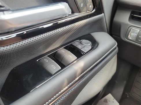 New 2025 GMC Sierra EV Denali image 9