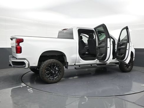Used 2020 Chevrolet Silverado 1500 Custom w/ Custom Value Package RWD image 28