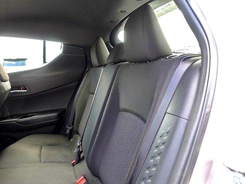 Used 2019 Toyota C-HR XLE FWD image 22