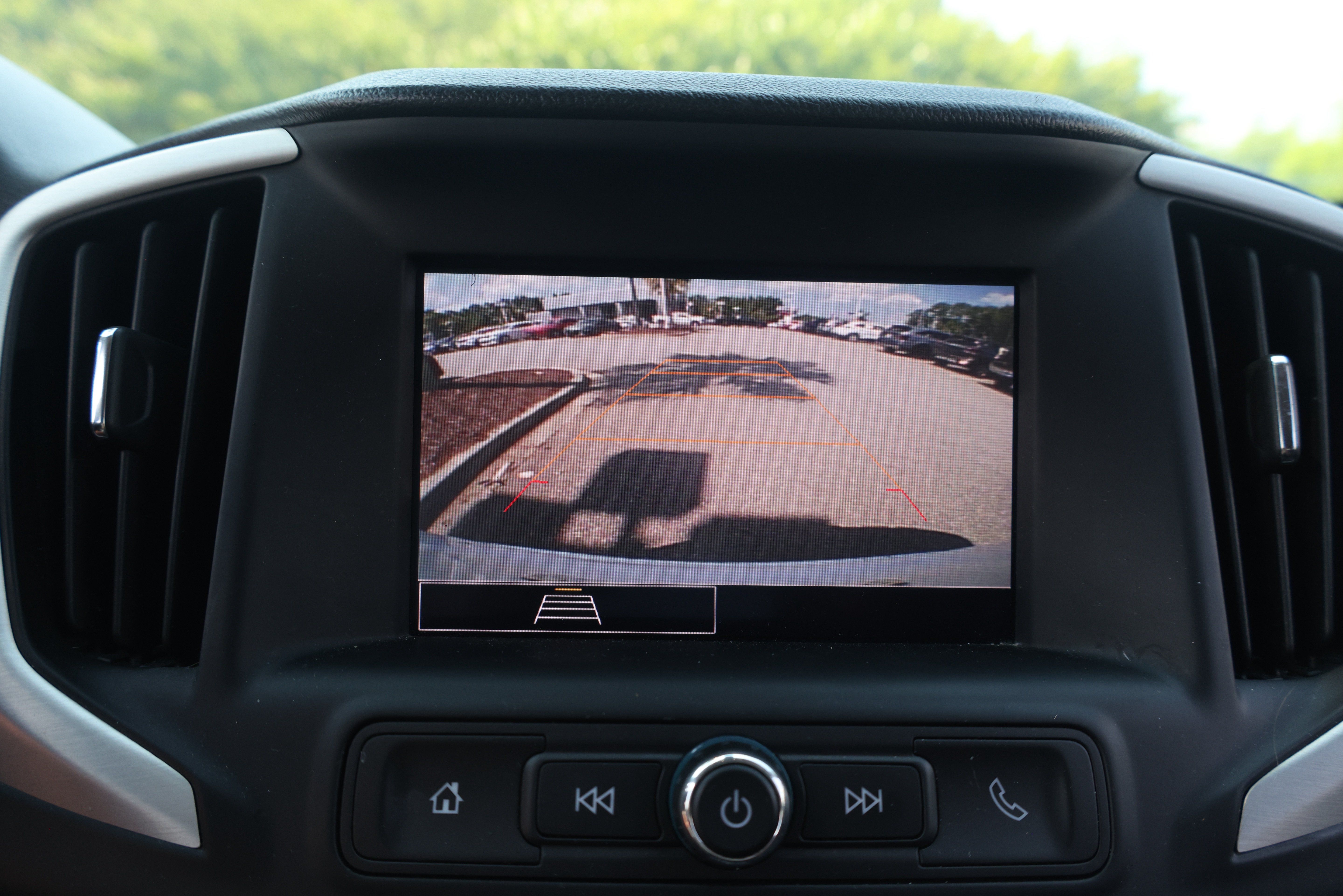 Used 2024 GMC Terrain SLE AWD/4WD image 19