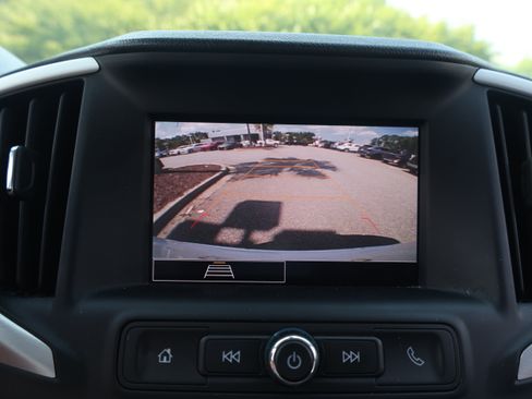 Used 2024 GMC Terrain SLE AWD/4WD image 19