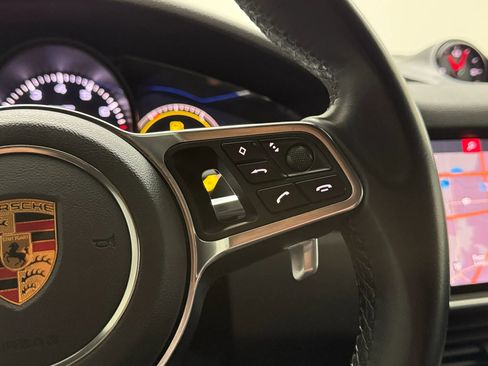 Used 2019 Porsche Cayenne Sport Utility 4D image 22