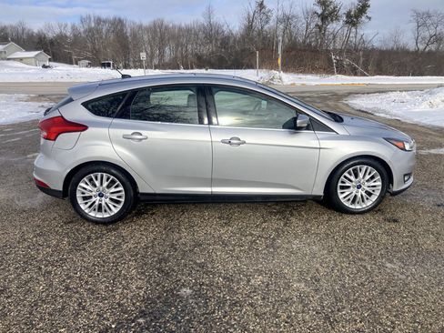 Used 2017 Ford Focus Titanium w/ Titanium Technology Package image 6