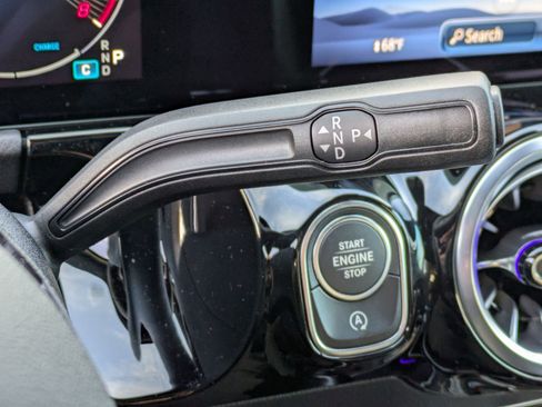 Certified 2025 Mercedes-Benz GLA 250 image 27