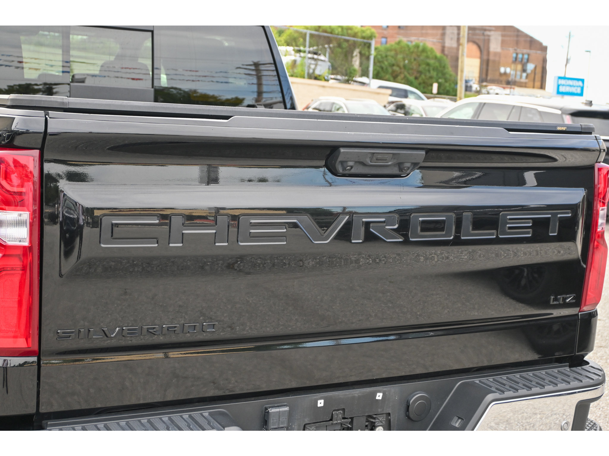 Used 2024 Chevrolet Silverado 1500 LTZ w/ LTZ Premium Package AWD/4WD image 60