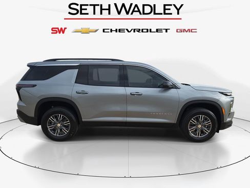 New 2026 Chevrolet Traverse LT FWD image 8