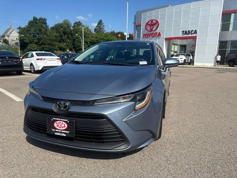 Used 2024 Toyota Corolla LE FWD image 2