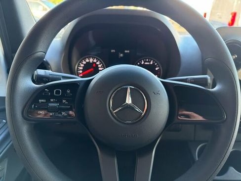 Used 2024 Mercedes-Benz Sprinter 2500 image 25