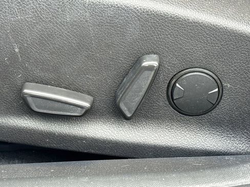 Used 2018 Ford Focus Titanium FWD image 43