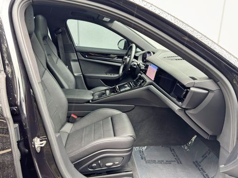 Used 2025 Porsche Panamera image 16