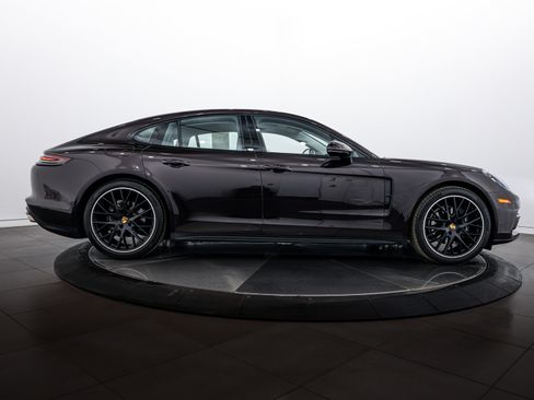 Certified 2017 Porsche Panamera image 8