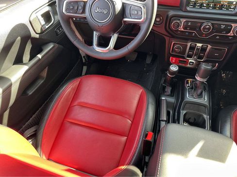 Used 2023 Jeep Wrangler Unlimited Rubicon 4xe image 19