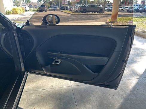 Used 2019 Dodge Challenger R/T w/ Performance Handling Group image 27