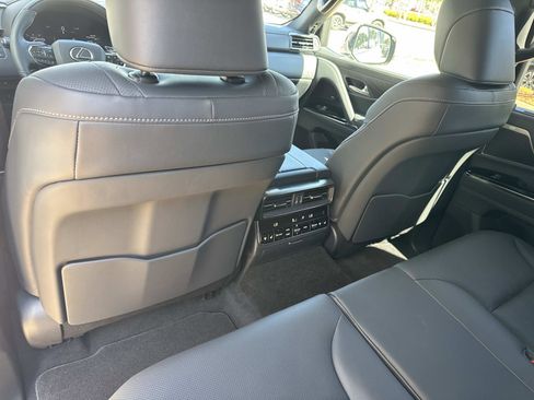 New 2026 Lexus LX 700h Luxury image 13