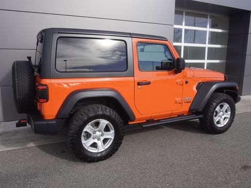 Used 2019 Jeep Wrangler Sport S image 4