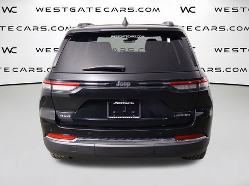 Used 2023 Jeep Grand Cherokee Laredo w/ Luxury Tech Group I AWD/4WD image 4