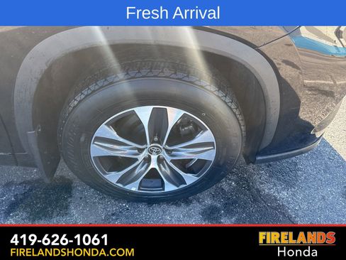 Used 2021 Toyota Highlander XLE image 10