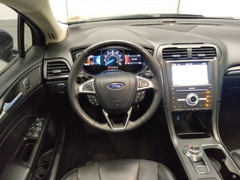Used 2017 Ford Fusion Titanium FWD image 22