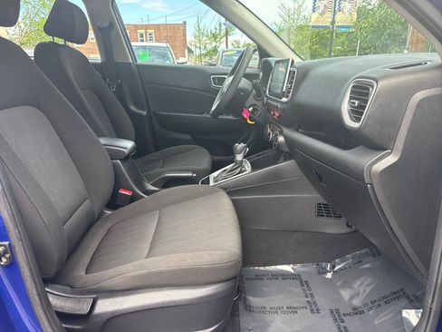 Used 2023 Hyundai Venue SE w/ Cargo Package FWD image 13