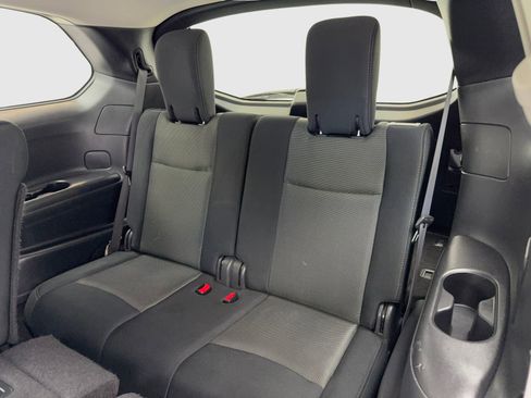 Used 2018 Nissan Pathfinder SV image 40