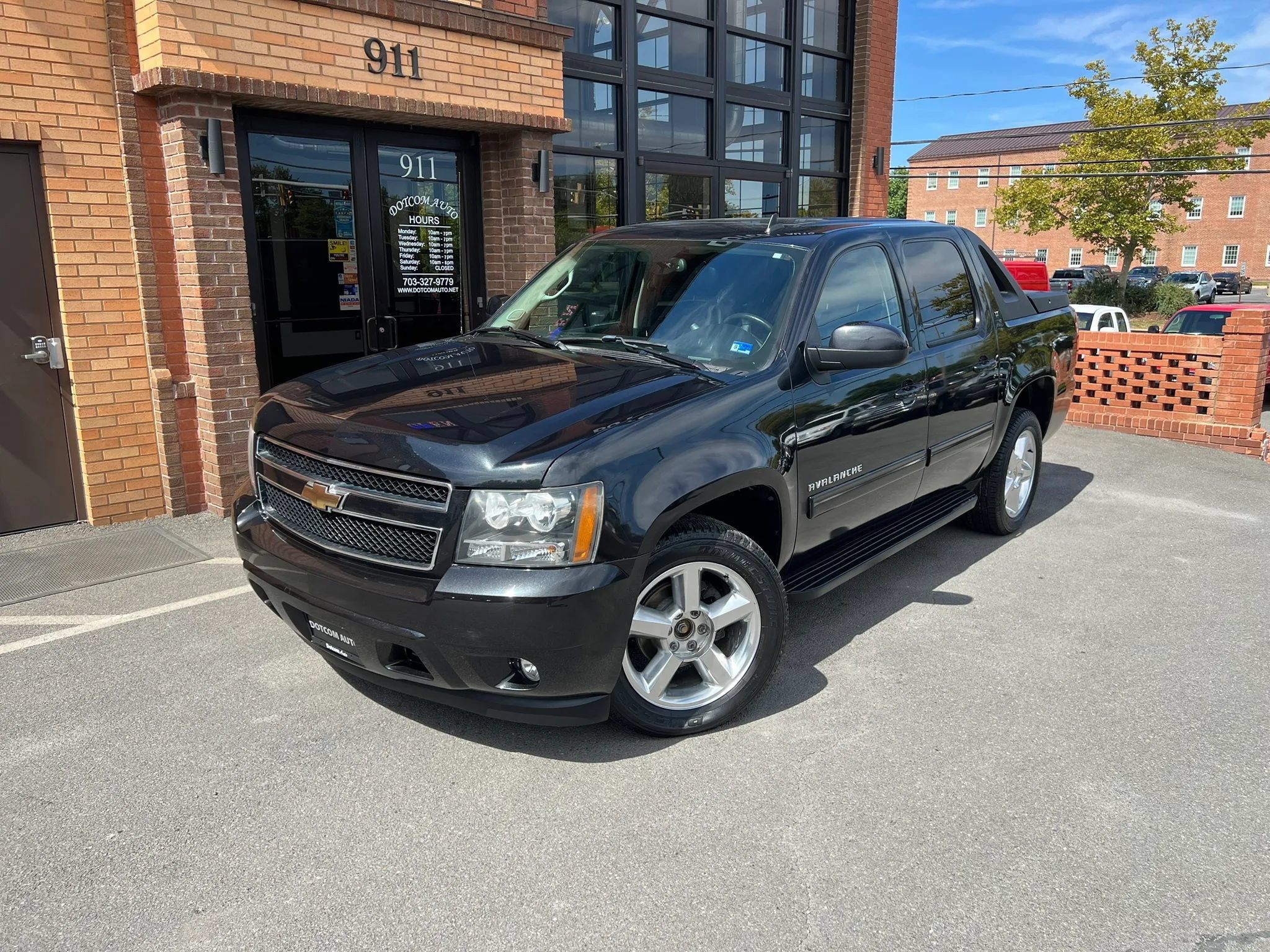 Used 2010 Chevrolet Avalanche LT w/ Luxury Package AWD/4WD image 1