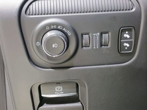 Used 2023 Jeep Grand Wagoneer Series II AWD/4WD image 12