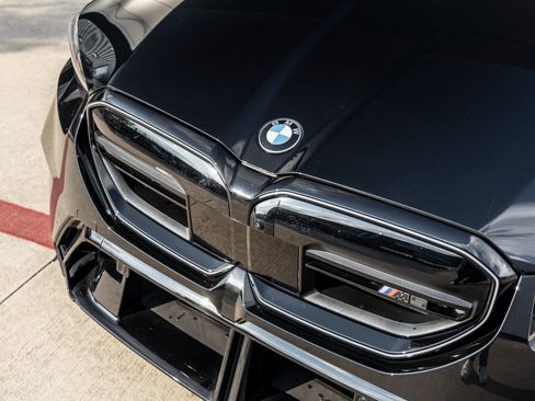 Used 2025 BMW M5 Touring image 16