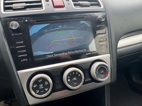 Used 2017 Subaru Crosstrek 2.0i Premium image 14