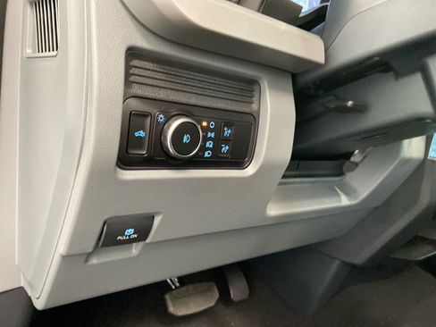 New 2026 Ford F350 XLT w/ FX4 Off-Road Package AWD/4WD image 12