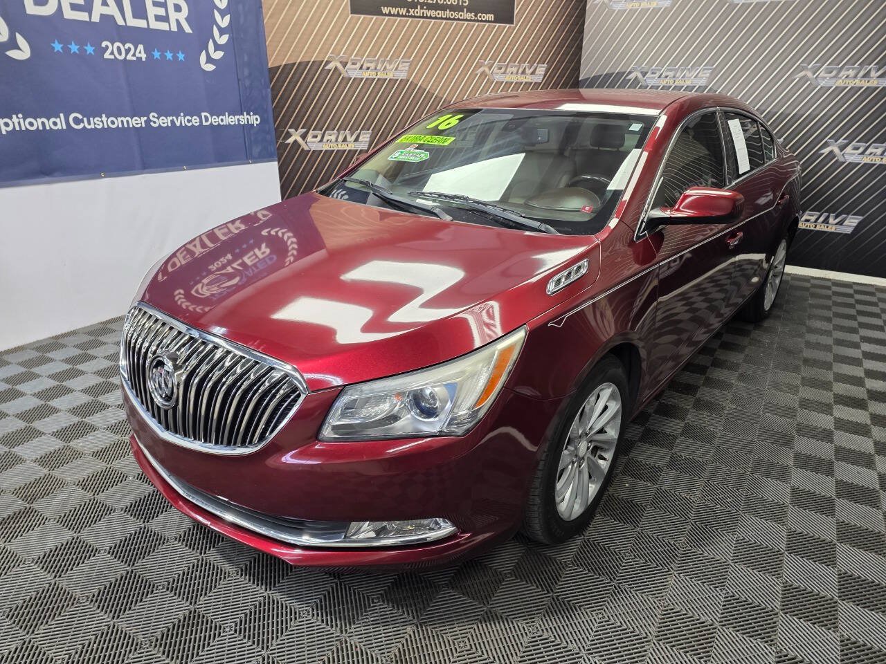 Used 2016 Buick LaCrosse FWD image 2