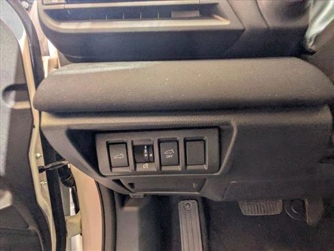 Used 2025 Subaru Outback Premium AWD/4WD image 17