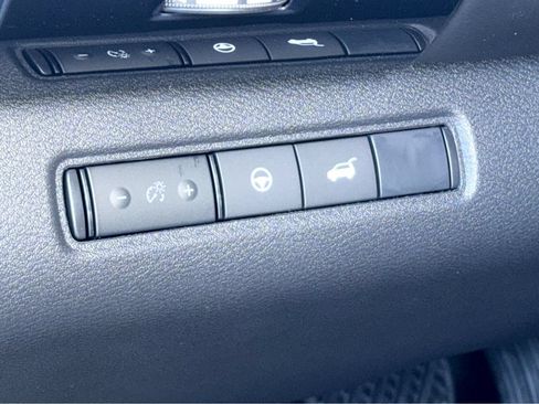 Certified 2025 Nissan Pathfinder SV w/ SV Premium Package FWD image 17