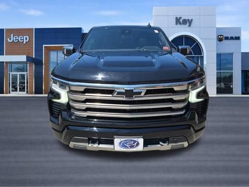 Used 2022 Chevrolet Silverado 1500 High Country w/ High Country Premium Package AWD/4WD image 5