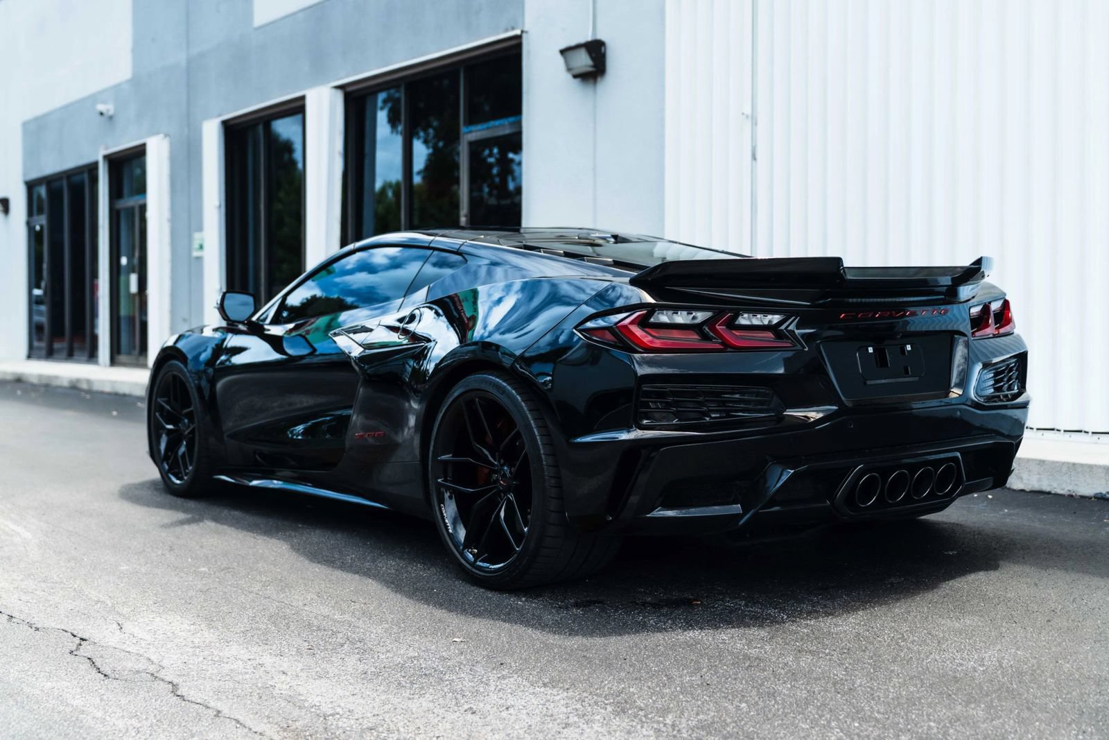 Used 2025 Chevrolet Corvette Z06 RWD image 7
