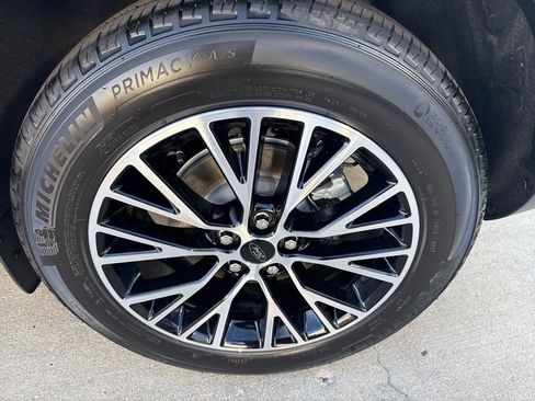 Certified 2025 Ford Escape SE image 50