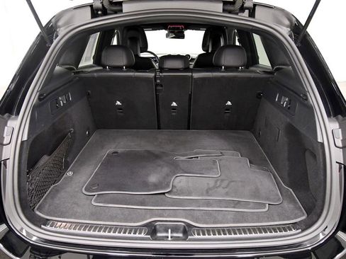 Used 2023 Mercedes-Benz GLC 300 4MATIC image 7