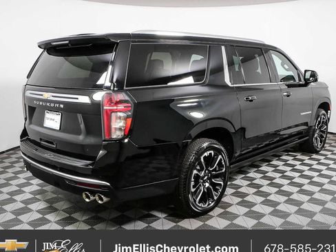 Used 2023 Chevrolet Suburban High Country w/ LPO, Illumination Package AWD/4WD image 3
