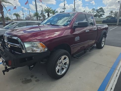 Used 2017 RAM 1500 Classic SLT image 1