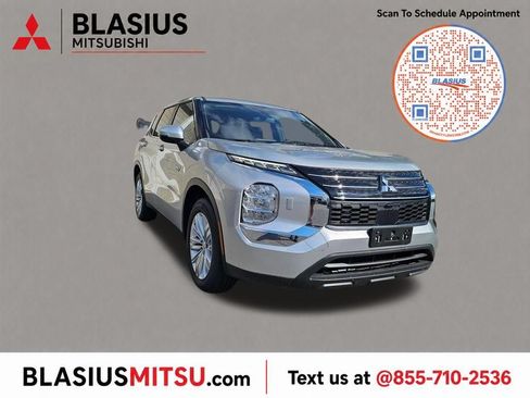 Used 2025 Mitsubishi Outlander ES AWD/4WD image 1