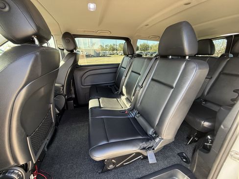 Used 2019 Mercedes-Benz Metris Passenger image 27